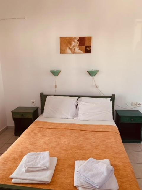 Manousos Rooms Adamantas (Milos) Exterior foto