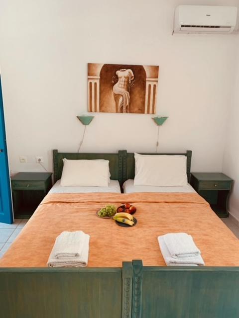 Manousos Rooms Adamantas (Milos) Exterior foto