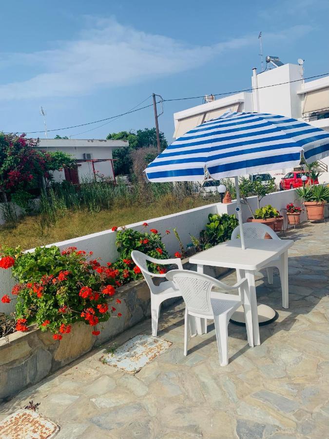 Manousos Rooms Adamantas (Milos) Exterior foto