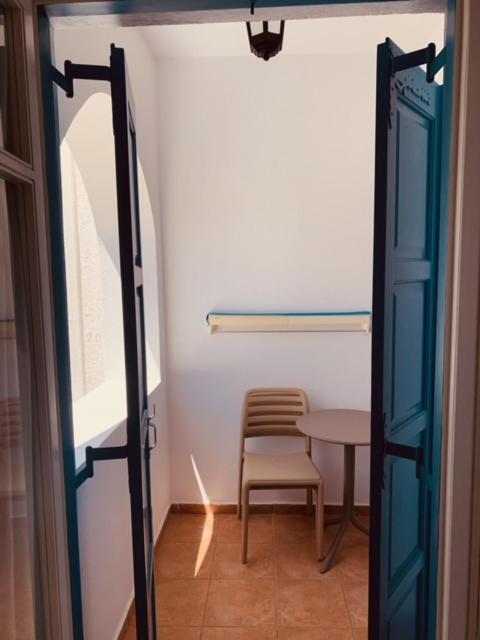 Manousos Rooms Adamantas (Milos) Exterior foto