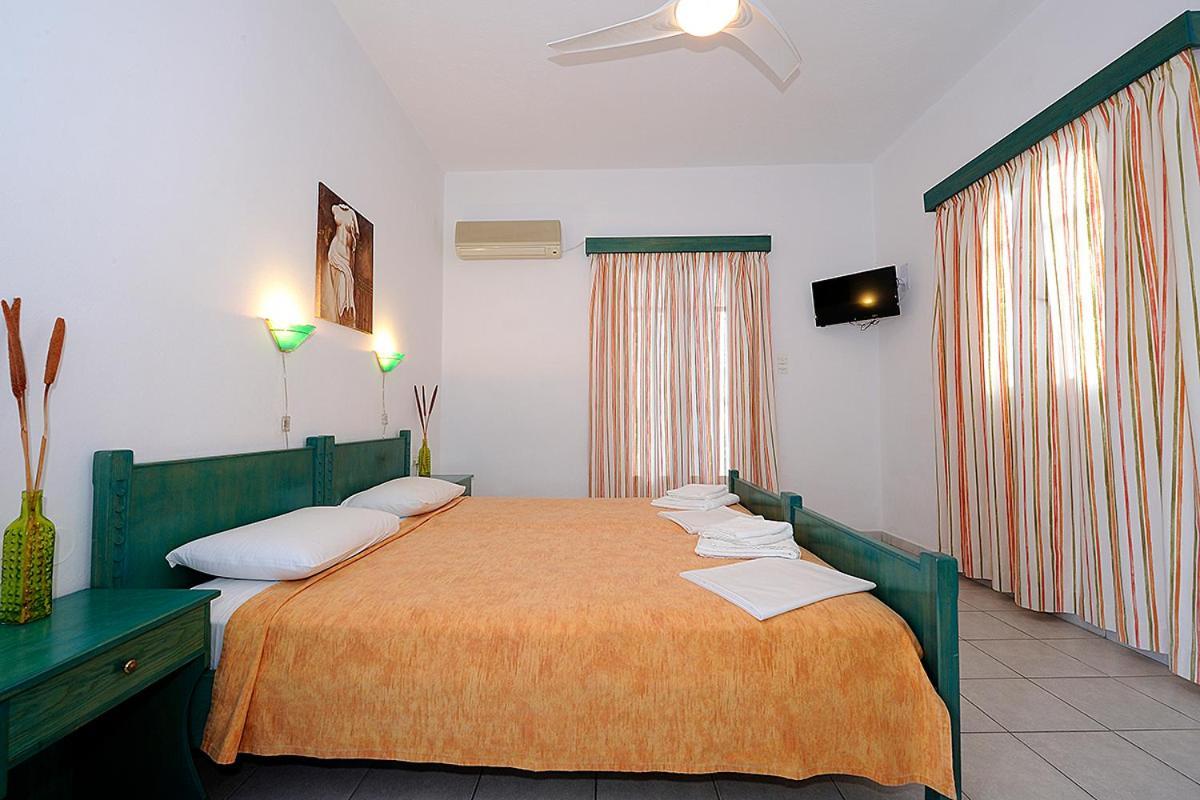 Manousos Rooms Adamantas (Milos) Exterior foto