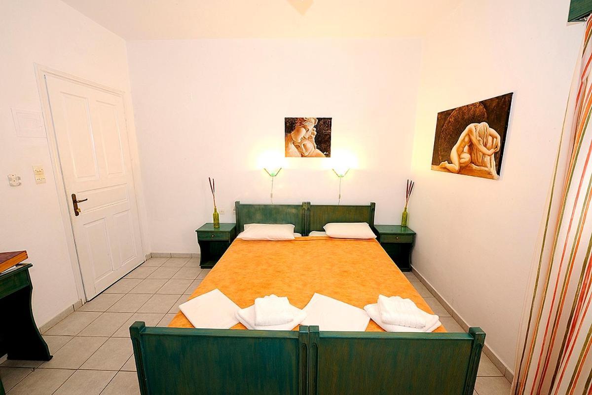 Manousos Rooms Adamantas (Milos) Exterior foto