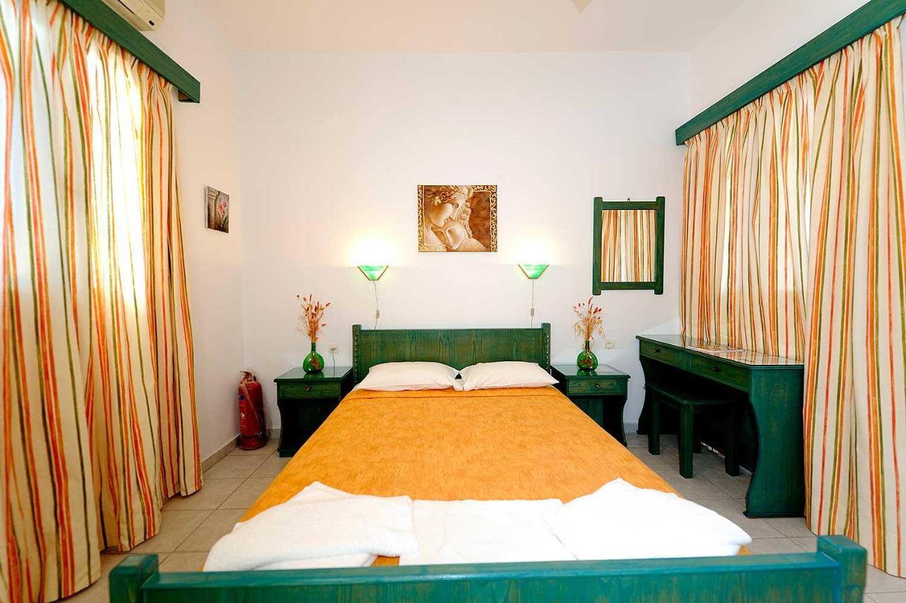 Manousos Rooms Adamantas (Milos) Exterior foto